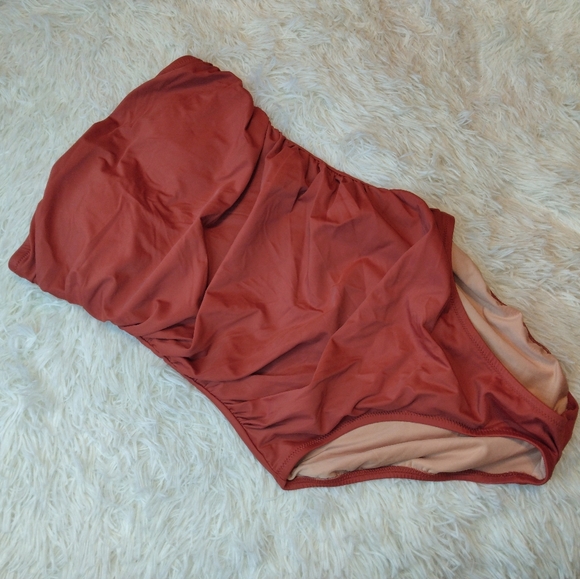 J. Crew Strapless Ruched Bandeau One-piece Swimsuit Size 4 - Picture 4 of 7